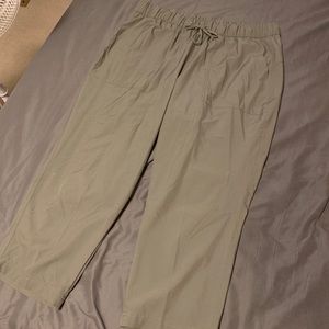 Old Navy Active Stretchtech Capri Pants